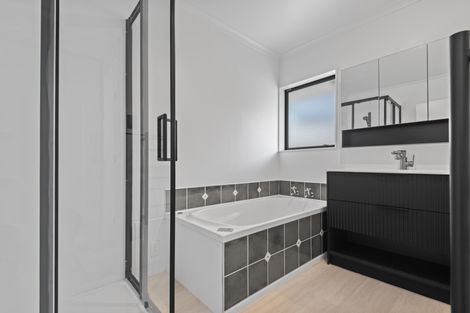 Photo of property in 9 Alpine Grove, Kelvin Grove, Palmerston North, 4414