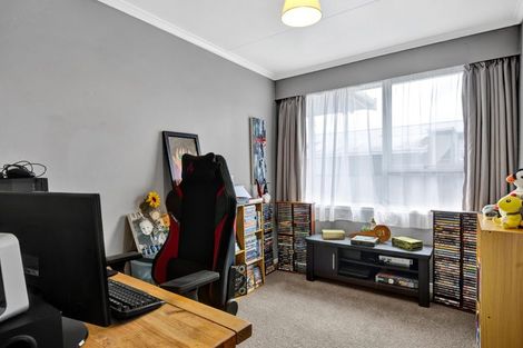 Photo of property in 14 Kowhai Street, Strandon, New Plymouth, 4312
