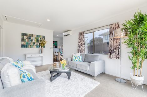 Photo of property in 27 Loughanure Place, Massey, Auckland, 0614