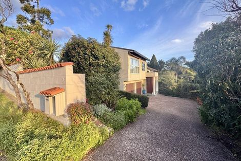 Photo of property in 8 Langstone Place, Chatswood, Auckland, 0626