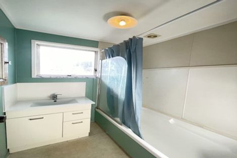 Photo of property in 34 Glenbervie Crescent, Massey, Auckland, 0614