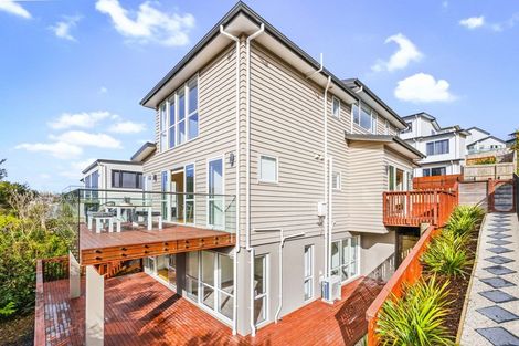 Photo of property in 16 Para Close, Fairview Heights, Auckland, 0632