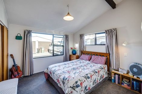 Photo of property in 2 Yeo Place, Taradale, Napier, 4112