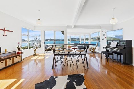 Photo of property in 273 Queens Drive, Lyall Bay, Wellington, 6022