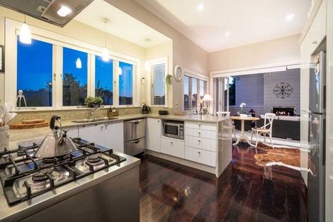 Photo of property in 41 Seaview Avenue, Northcote, Auckland, 0627