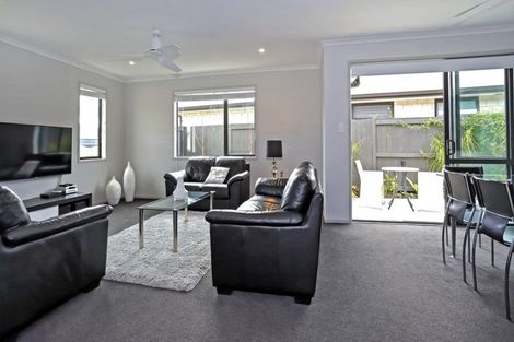 Photo of property in 24 Harding Drive, Papamoa Beach, Papamoa, 3118