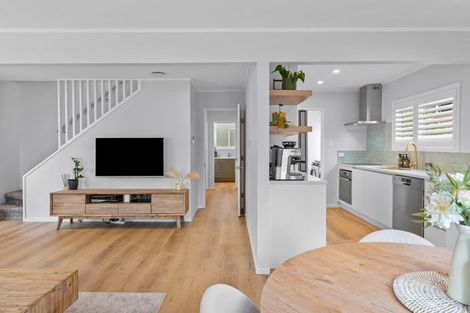 Photo of property in 3/16 Gatman Street, Birkdale, Auckland, 0626