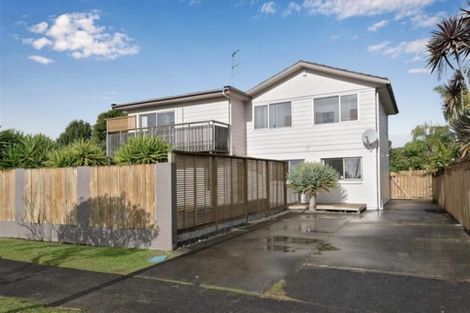 Photo of property in 9 Darren Crescent, Half Moon Bay, Auckland, 2012