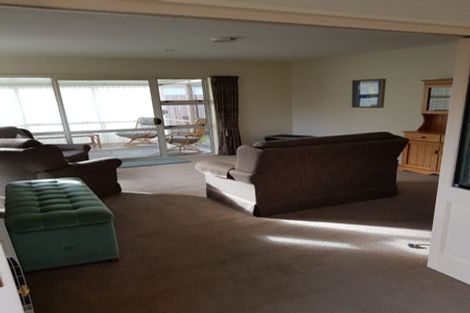 Photo of property in 15 Honeysuckle Place, Northcote, Christchurch, 8052