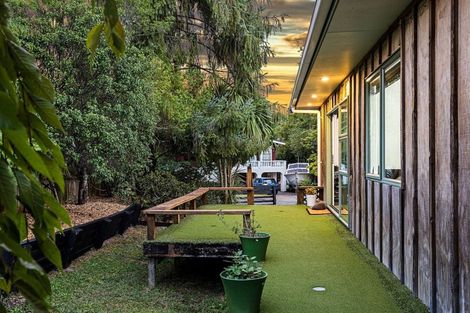 Photo of property in 25a Crompton Road, Massey, Auckland, 0614