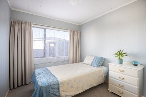 Photo of property in 1 Mangorei Road, Merrilands, New Plymouth, 4312