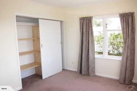 Photo of property in 1/74 Pupuke Road, Hillcrest, Auckland, 0627