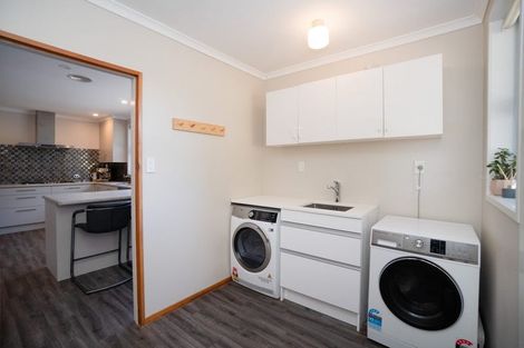 Photo of property in 8 Perth Place, Awapuni, Palmerston North, 4412