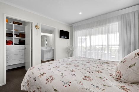 Photo of property in 18a Jules Crescent, Bell Block, New Plymouth, 4312