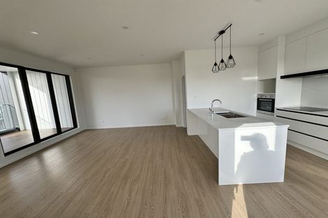 Photo of property in 24 Tomintoul Place, Highland Park, Auckland, 2010