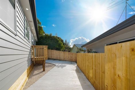 Photo of property in 18a Kearney Place, Massey, Auckland, 0614