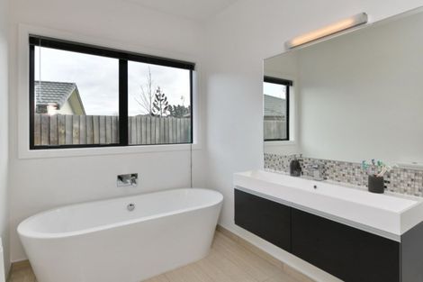 Photo of property in 46 Huntingdon Drive, Rangiora, 7400