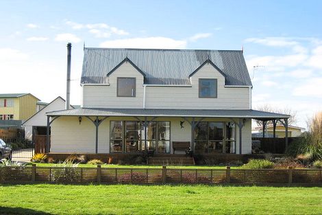 Photo of property in 11 Oaklea Avenue, Marton, 4710