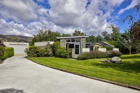 Photo of property in 19 Hall Road, Bannockburn, Cromwell, 9384