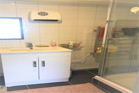 Photo of property in 1 Rosalind Road, Glenfield, Auckland, 0629