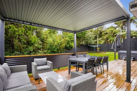 Photo of property in 6 Tawari Road, Henderson Valley, Auckland, 0612