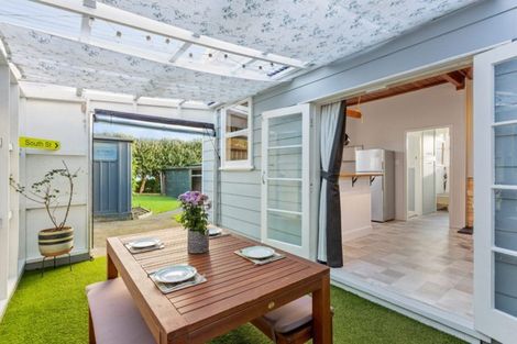 Photo of property in 1 Karaka Street, Helensville, 0800