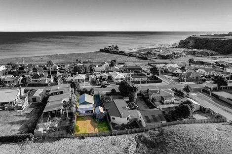 Photo of property in 10 Hira Street, Ohawe, Hawera, 4671