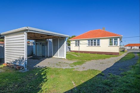 Photo of property in 18 Goldsmith Crescent, Levin, 5510
