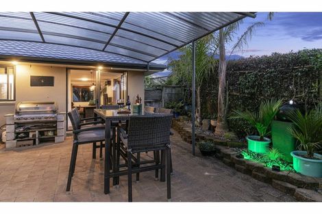 Photo of property in 17 Matija Place, Red Beach, 0932