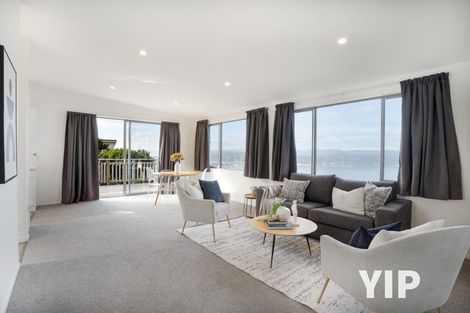 Photo of property in 4b Sunhaven Drive, Newlands, Wellington, 6037