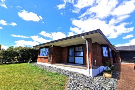 Photo of property in 14 Golfland Drive, Golflands, Auckland, 2013