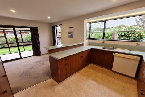 Photo of property in 6 Topaz Place, Bishopdale, Christchurch, 8053