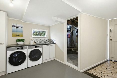 Photo of property in 103 Makara Road, Karori, Wellington, 6012