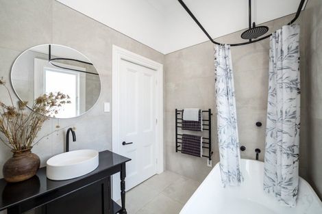 Photo of property in 250 Main Street, Greytown, 5712