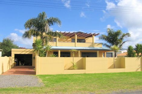 Photo of property in 103 Mako Road, Whangamata, 3620