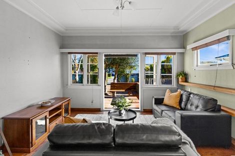 Photo of property in 33 Avondale Road, Taradale, Napier, 4112