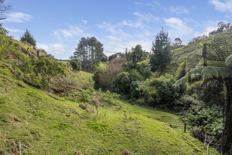 Photo of property in 6 Byron Place, Whalers Gate, New Plymouth, 4310
