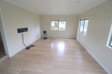 Photo of property in 8 Bushlands Park Drive, Albany, Auckland, 0632