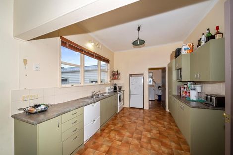 Photo of property in 10 Morrissey Street, Hawera, 4610