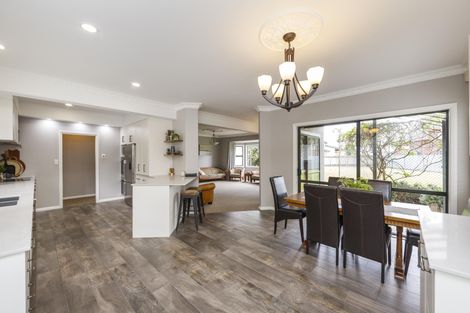 Photo of property in 12 Innes Place, Roslyn, Palmerston North, 4414