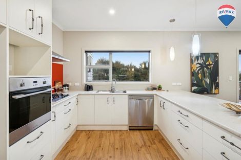 Photo of property in 137 Endeavour Drive, Whitby, Porirua, 5024