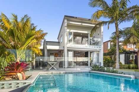 Photo of property in 54 Pohutukawa Avenue, Red Beach, 0932