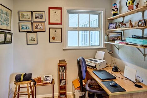 Photo of property in 100 Cheviot Road, Lowry Bay, Lower Hutt, 5013