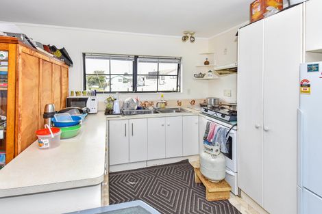 Photo of property in 193 Finlayson Avenue, Clendon Park, Auckland, 2103