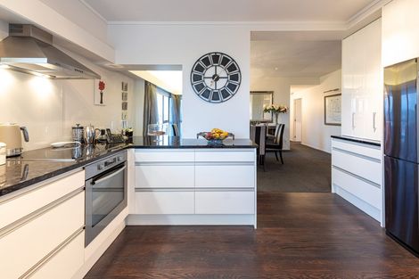 Photo of property in 6/4b The Promenade, Takapuna, Auckland, 0622