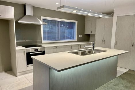 Photo of property in 61u5 Black Rock Road, Newlands, Wellington, 6037