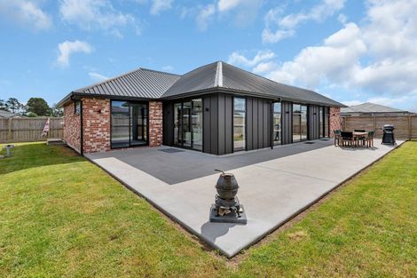 Photo of property in 25 Taurangawaka Road, One Tree Point, 0118