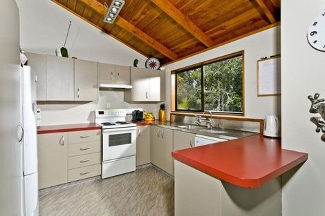 Photo of property in 2/32 Seaview Road, Glenfield, Auckland, 0629