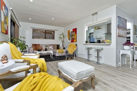 Photo of property in 2/29 Rangatira Road, Birkdale, Auckland, 0626