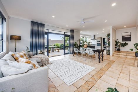 Photo of property in 62 Keywella Drive, Conifer Grove, Takanini, 2112